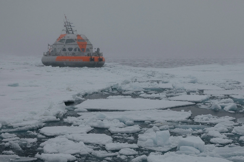 Tara Polar Station atrapada en la banquisa del océano Ártico